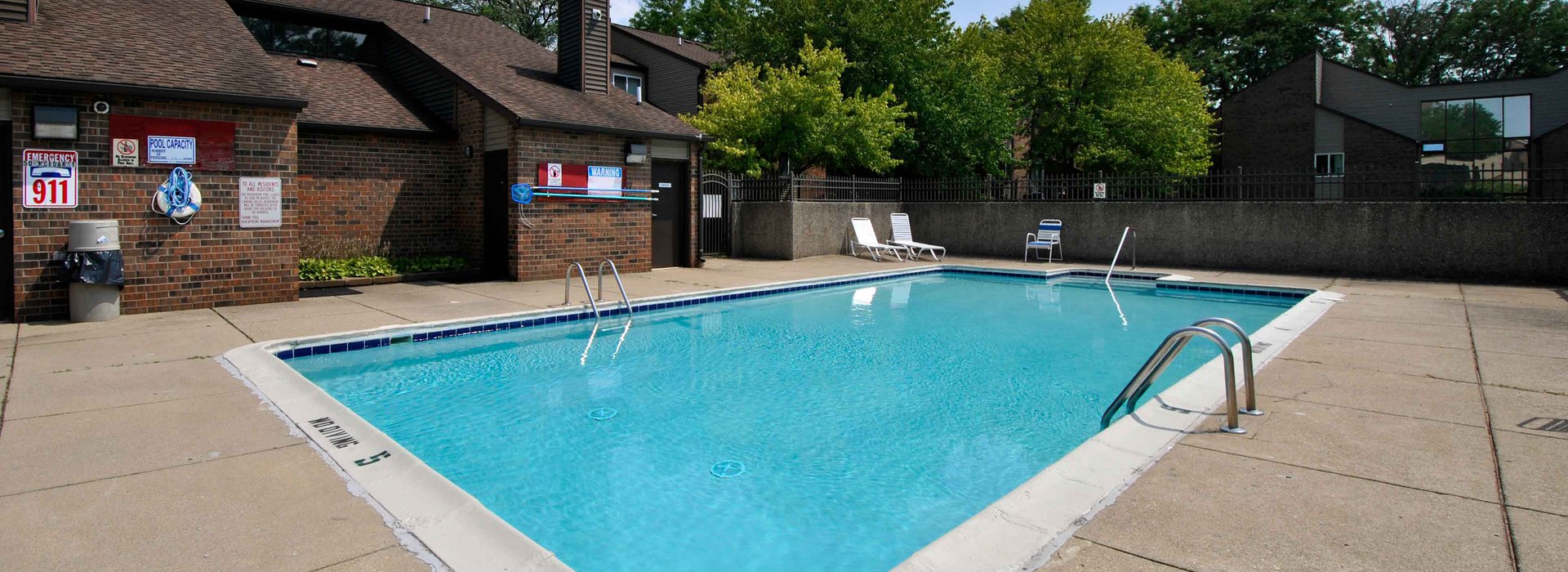 Riverfront kitchen pool